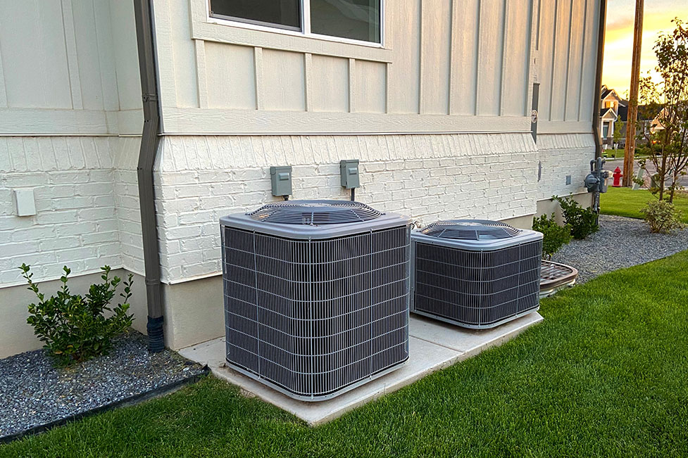 evaporative cooling system outside a house