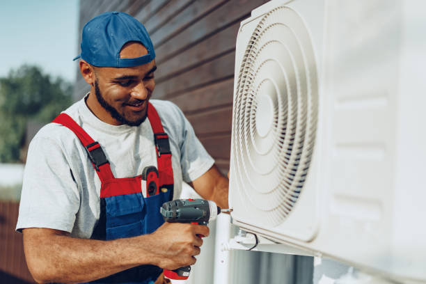 Surrey Air Technician doing air conditioning installation Springvale near Melbourne