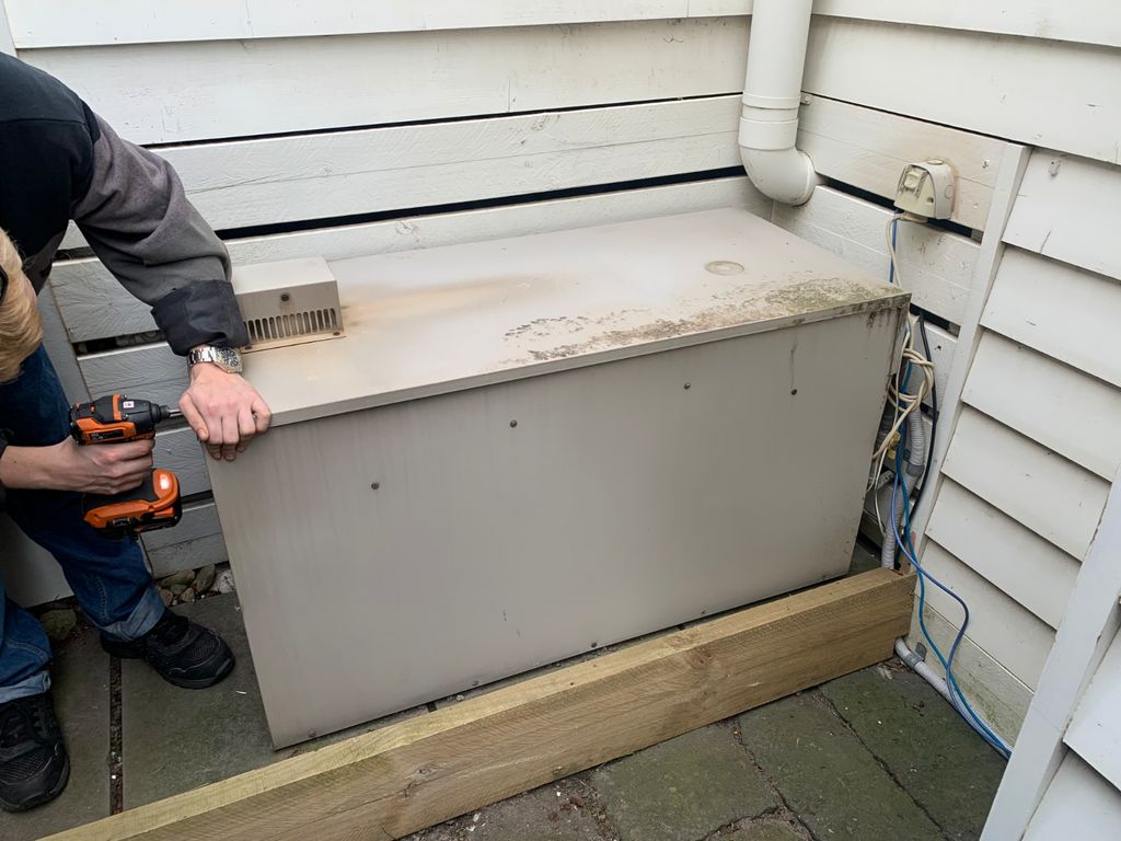 Surrey air technician doing air conditioning installation Surrey Hills, VIC 3127