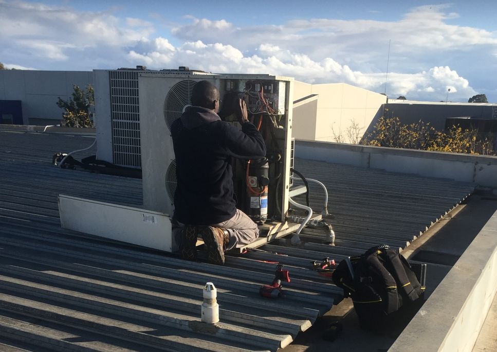 surrey air expert and professional technician providing air conditioner system maintenance in Melbourne