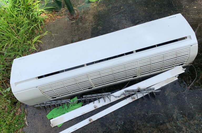 Surrey air technicians providing split system repairs to ensure comfort